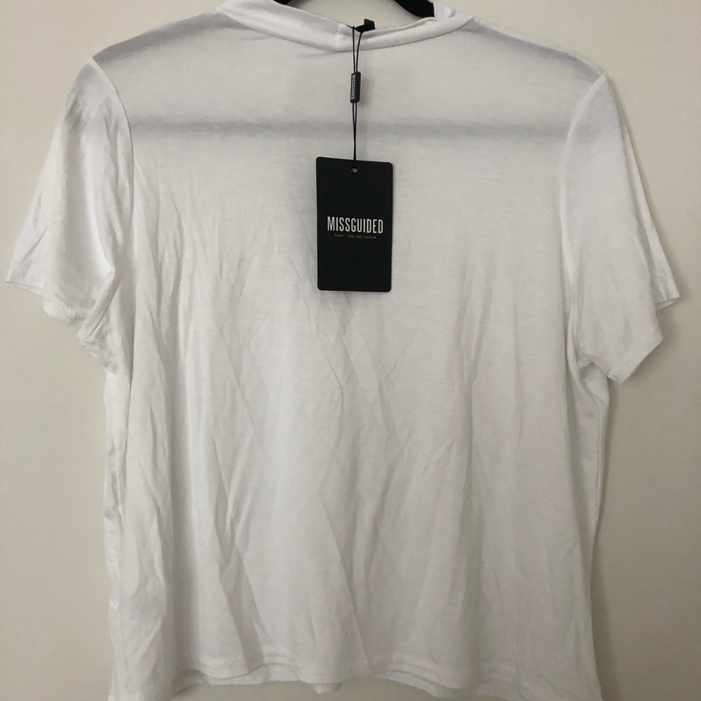 Keyhole Cut Out Tee - Picture 4 of 4
